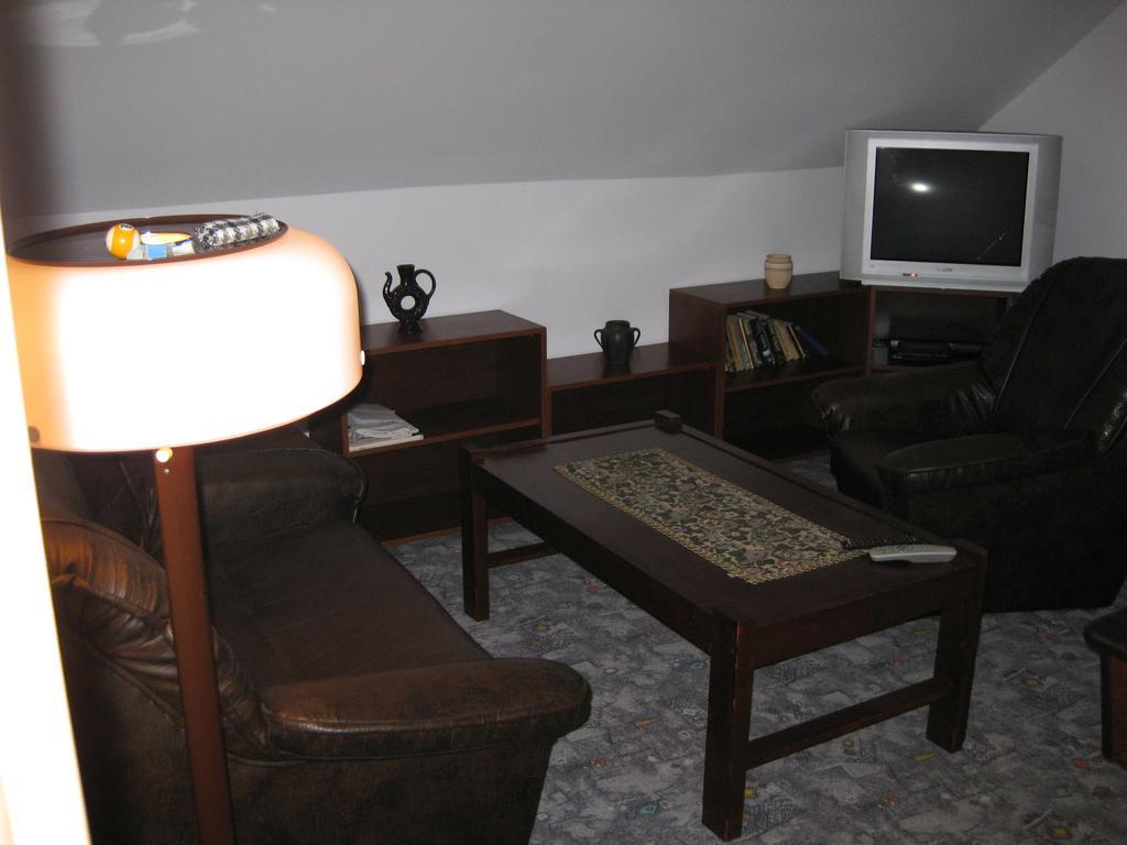 Pokoje Goscinne Pod Palmami Busko Zdroj Room photo