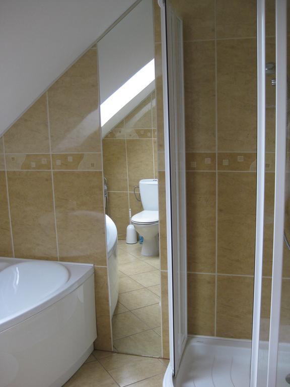Pokoje Goscinne Pod Palmami Busko Zdroj Room photo